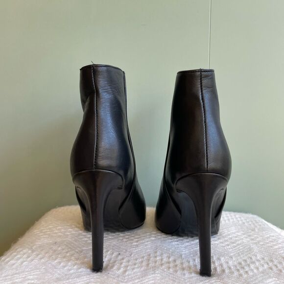 Woman By Common Projects Black Leather Heeled Ankle Boots Sz 37/US 6.5 - Picture 5 of 11